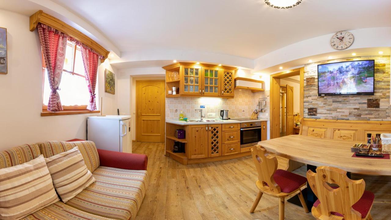Apartments In Villa Flora *