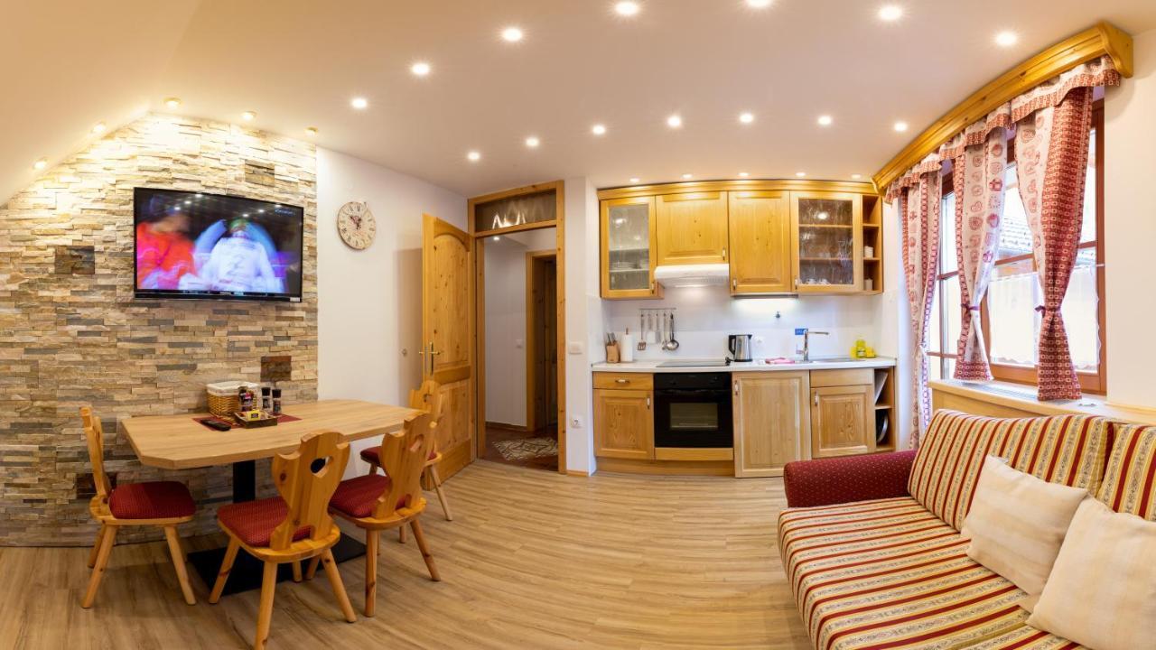 Apartments In Villa Flora Apartment *